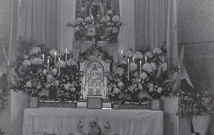 Upravený oltář v kostele sv. Ondřeje